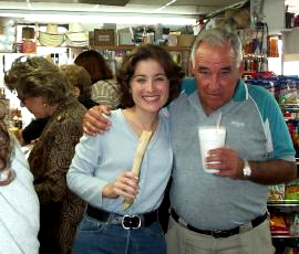 Raúl & Onix enjoy a delicious glass of guarapó